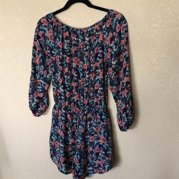 Design Lab blue floral off the shoulder 3/4 sleeve‎ romper size Small - Picture 8 of 8